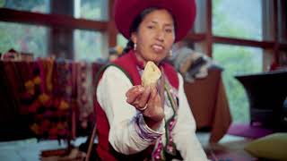 Local Weavers Demo - Tambo del Inka