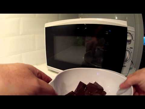 Video: Hur Man Smälter Choklad I Mikrovågsugnen: Foto + Video