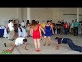 QUE CHULO BAILAN !!--La de rojo y azul