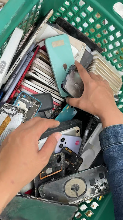 Found a lot of model iPhones