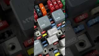 2002 GMC YUKON XL SLT: Airride removal/ Service Ride control light fix screenshot 1