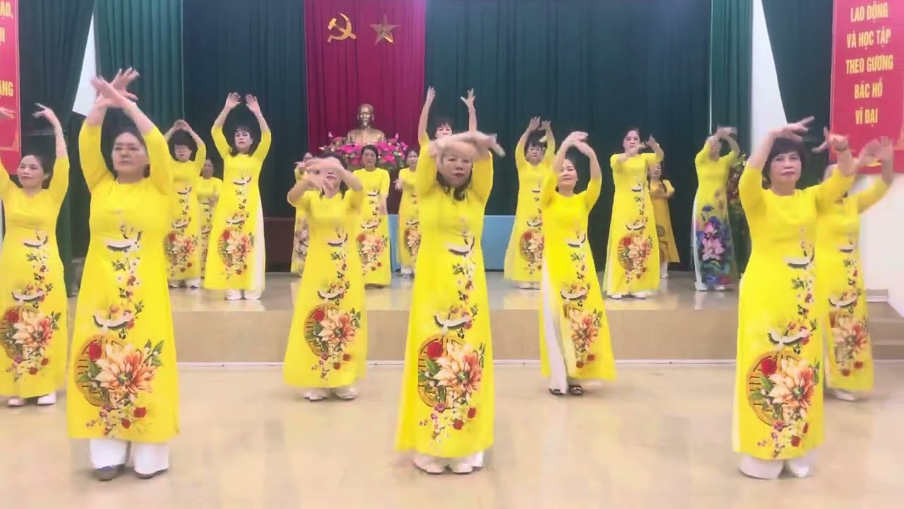 Đất nước trọn niềm vui . PN khu phố 7a Hồng Hải Hạ long thực hiện .!