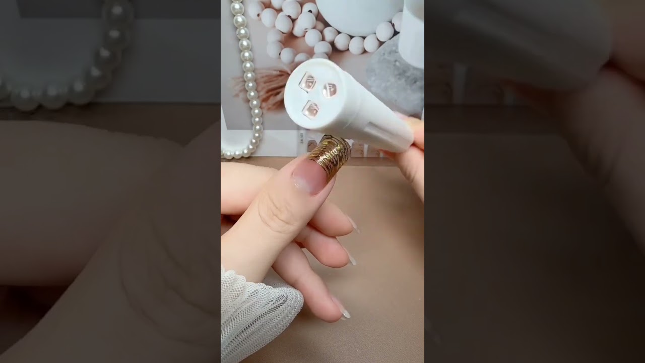 nail stiker #nails #simplenails #nailart #stiker #tutorial #beauty #viralvideo