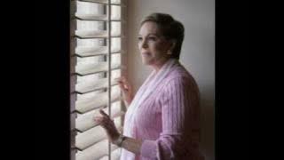 Julie Andrews & Johnny Cash sing 