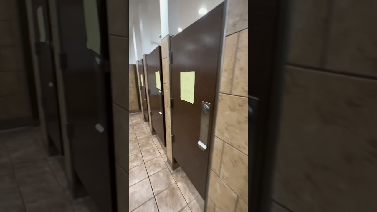 This was a really bad rest stop!! Nasty bathroom! 