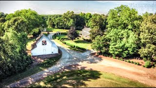 Small Town Story | Pendleton: Boxwood Manor