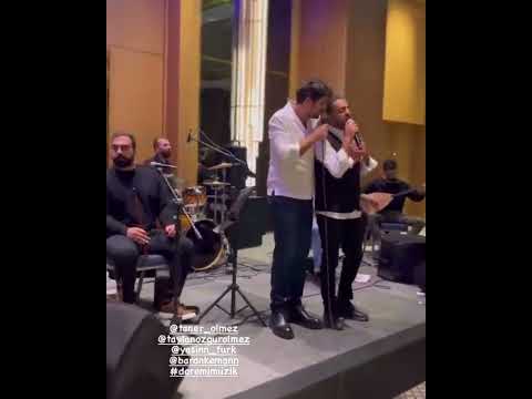 غناء ورقص تانر اولماز واخوه تايلان في أحد الأعراس