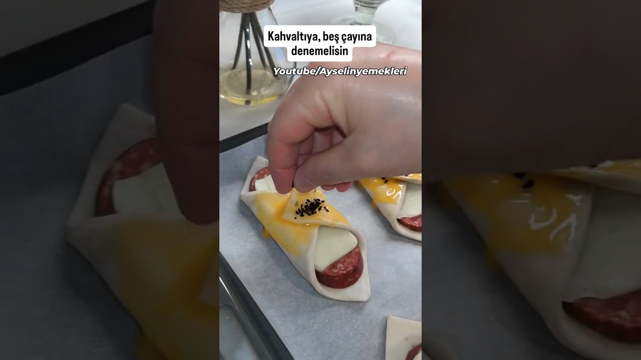 Kahvaltılık pratik milföy börek🥰 5 dakikada hazır #börek #yummy #turkishfood #tarif #shorts Kahvaltılık pratik milföy börek🥰 5 dakikada hazır #börek #yummy #turkishfood #tarif #shorts