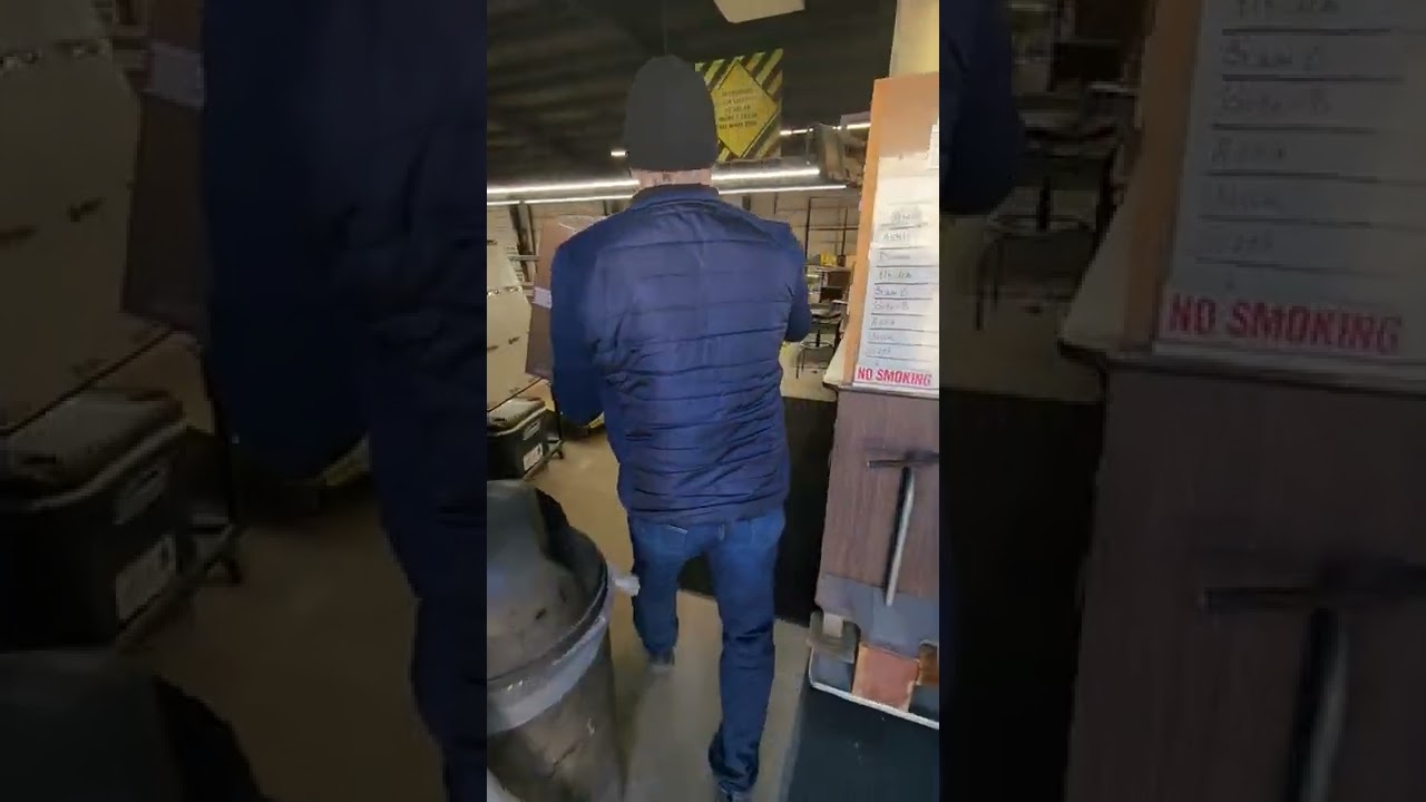 UPS drop off at ground shipping site