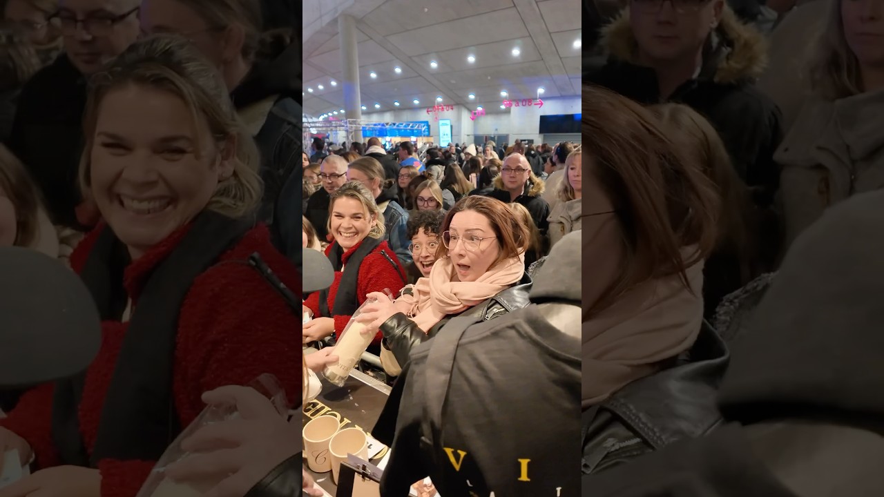 POV : Ça a duré 4 secondes 🤣 #prank #humour #incognito #concert #charlotte #live #vitaa