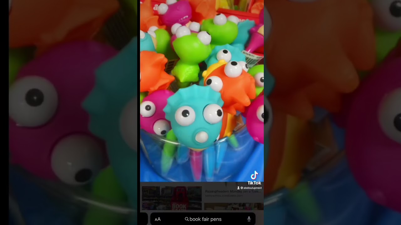 Things Everyone BOUGHT From The Book Fair As A Kid  😂📚📓