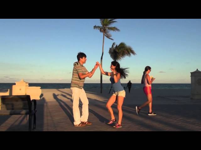 Humberto & Jelena Castillo from the dance school MISALSA in BERLIN-GERMANY show their students how simple 30 Cuban figur