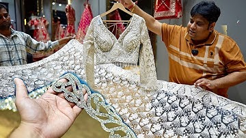 कट बॉर्डर साड़ी के साथ रेडीमेड ब्लाउज साड़ी। Saree Shop in Chandni Chowk 