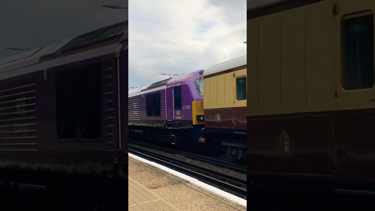 67006 & 67007 On The British Pullman Speeding On Past Rainham (Kent) With a Nice 5 Tone!