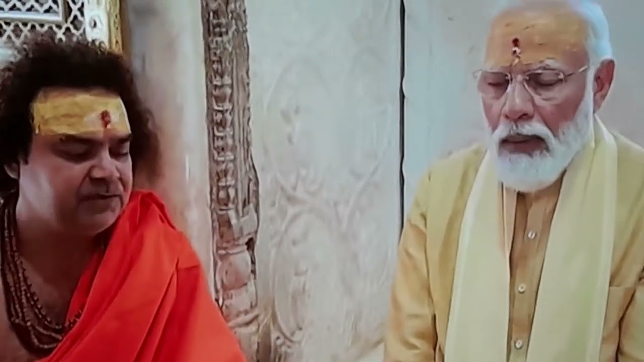 Kashi Mein Shiv ji ka mandir Modi ji Puja kar rahe hain