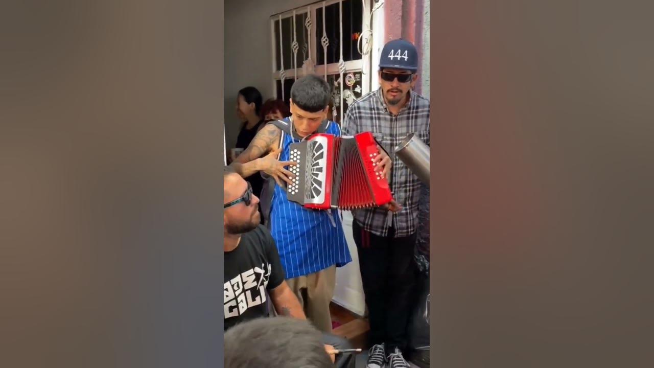 Tornillo tocando el acordeón ❤️❤️🎶🪗 #473music #tornillo #fyp #xyzbca #sanluispotosí #canciones