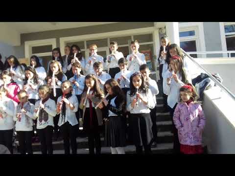 ❤❤❤Grupça tüm okulun önünde flütlerle hababam sınıfının şarkısını çalarken❤❤❤