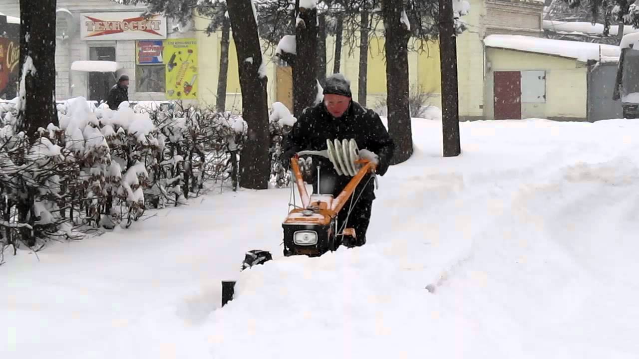  Кентавр 1070Д с отвалом для чистки снега - YouTube