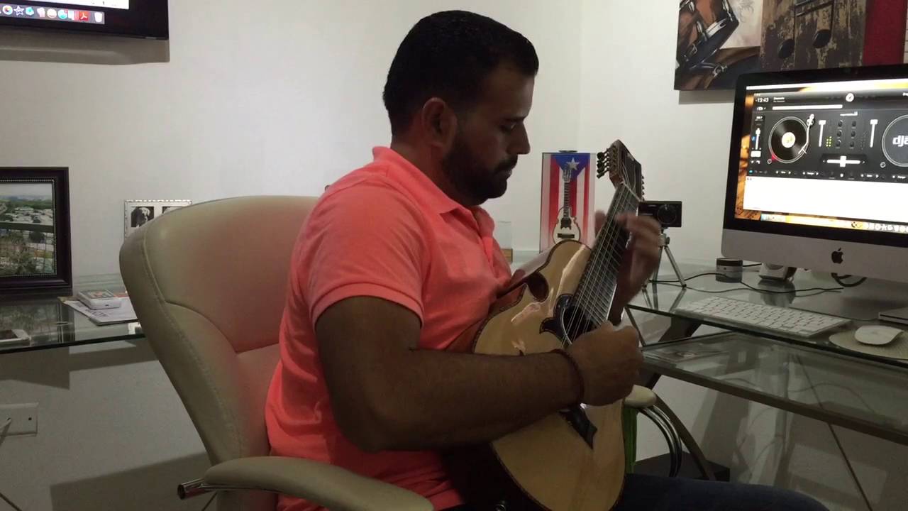Javier Alicea Interpretando María Cervantes de Noro Morales