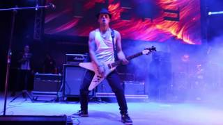 Super Statik -de The Hall Effect en el Jingle Bell Rock