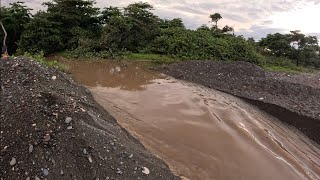 DANGEROUS HEAVY RAIN FALL IN PORTLAND JAMAICA AND THIS HAPPEN EVERY RIVER WASH OUT MERGING THE SEA 🌊