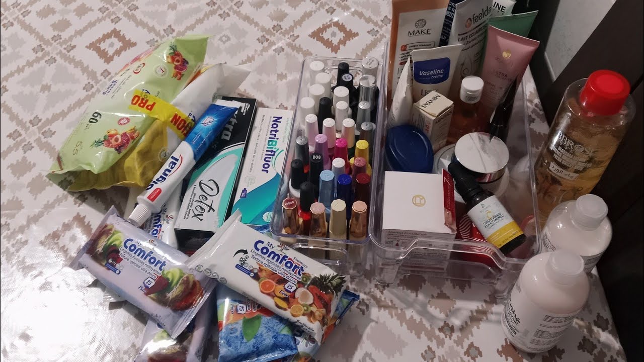 شارك معكم الكوسميتيك لطلب الاخوات والاجابه على الاسئله