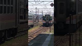 新津ステーションの信越線、入線シーン　#鉄道動画  #jr東日本