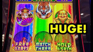 This slot session was crazy! HUGE WIN on Triple Supreme Xtreme!