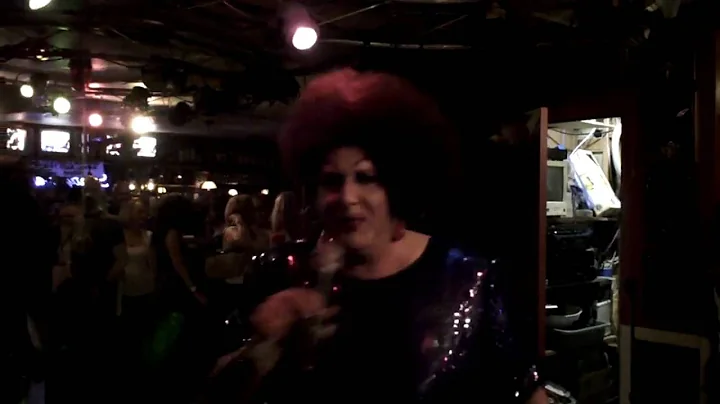 Veronica Daniels Host of Smarty Pants Drag Wars