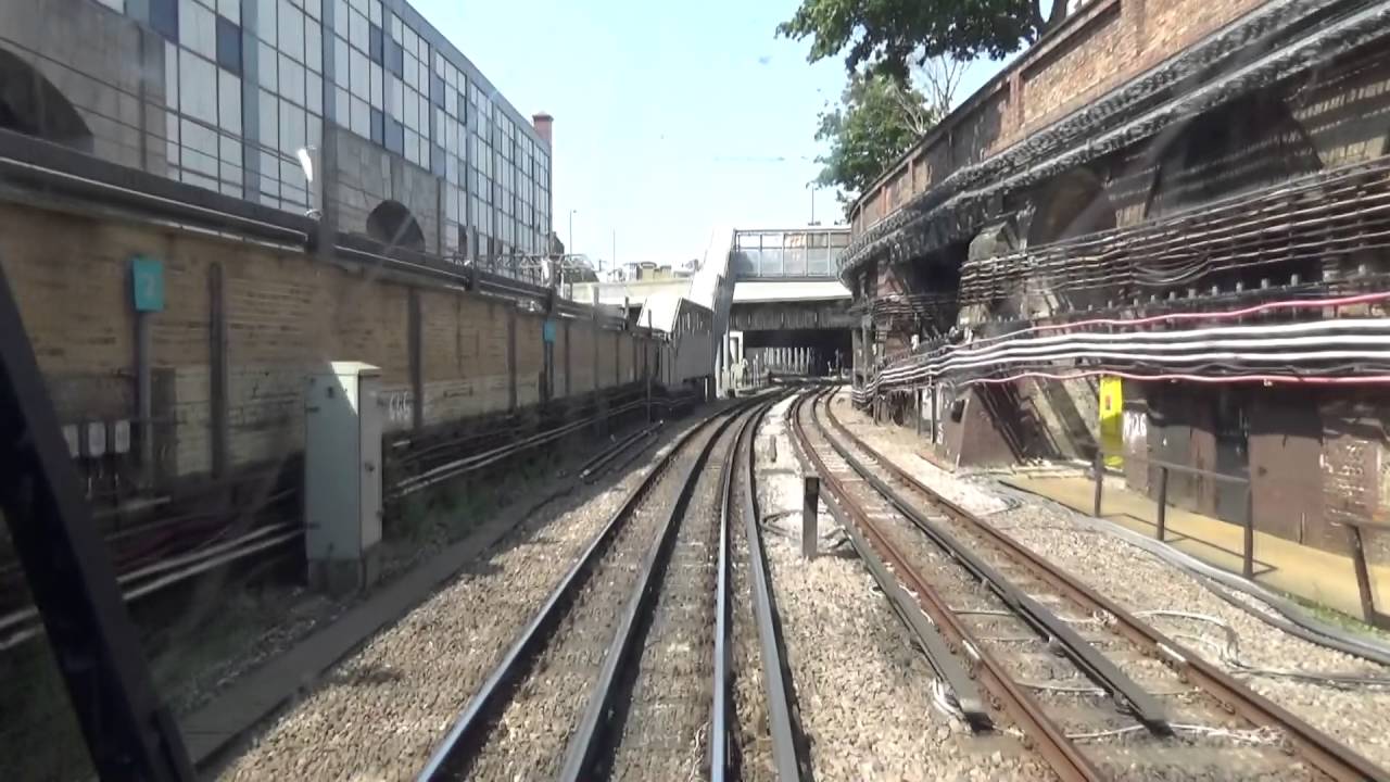 Поездка на такси по линии Metropolitan Line Aldgate до Мур-Парка