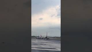 Download Fırtına Anı Uçak Inişi Yok Böylesi.. Video MP3 Fırtına Anı Uçak Inişi Yok Böylesi..