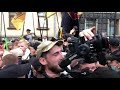 ⚡️Кордон поліцейських намагався не пропустити ветеранів "Азову" до ОП. Протестувальники прорвались.