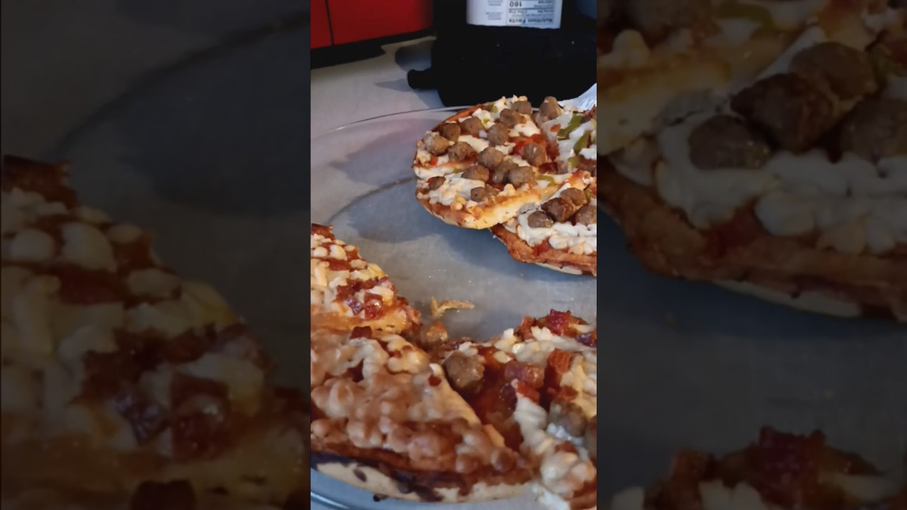 ⁣Dollar Tree Celeste Pizza for one        #shortsvideo  #pizza  #dollartree