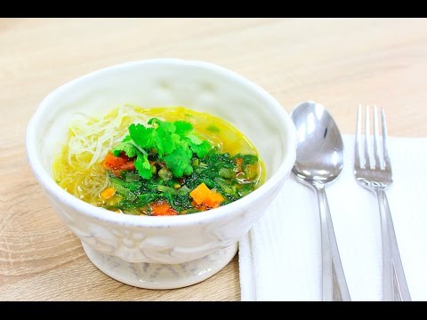 Видео рецепт Куриный суп с рисовой лапшой