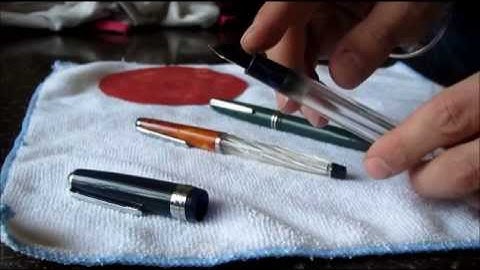 How to remove a fountain pen nib and feed
