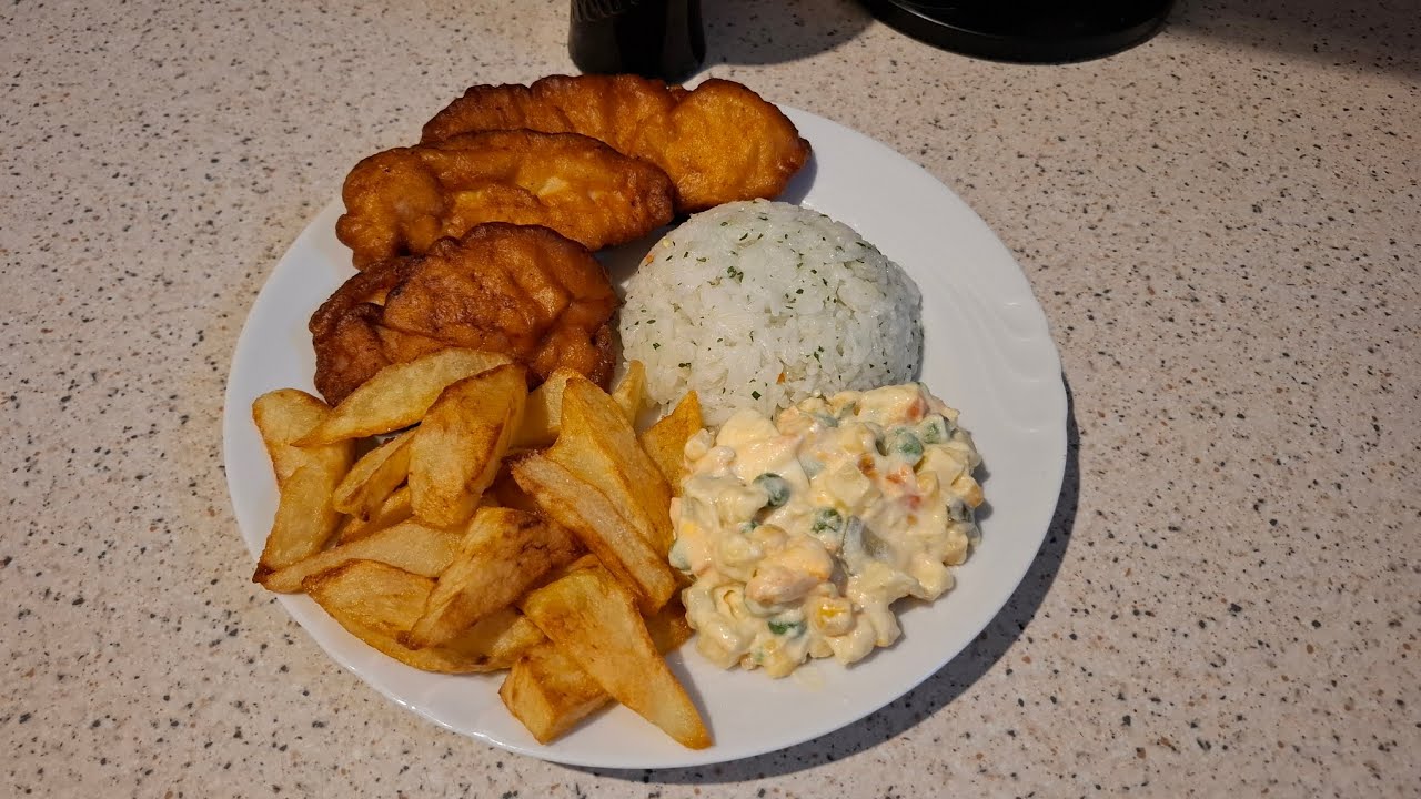 Krémsajtos - tejszínes bundában sült csirkemell ,franciasalátával [Egyszerű ebéd recept] 