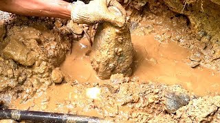 5 BEST VIDEOS OF TRADITIONAL GOLD PANNING.!! TRADITIONAL GOLD MINING, GOLD DIGGER, GOLD PANNING