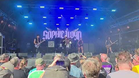 Sophie Lloyd & Chris Robertson - 
