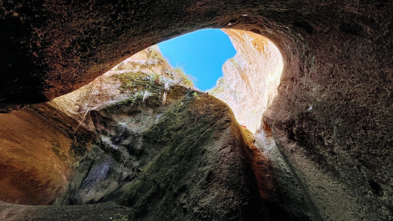 canyoning-in-barranco-de-los-arcos-tenerife-rapelling-down-the
