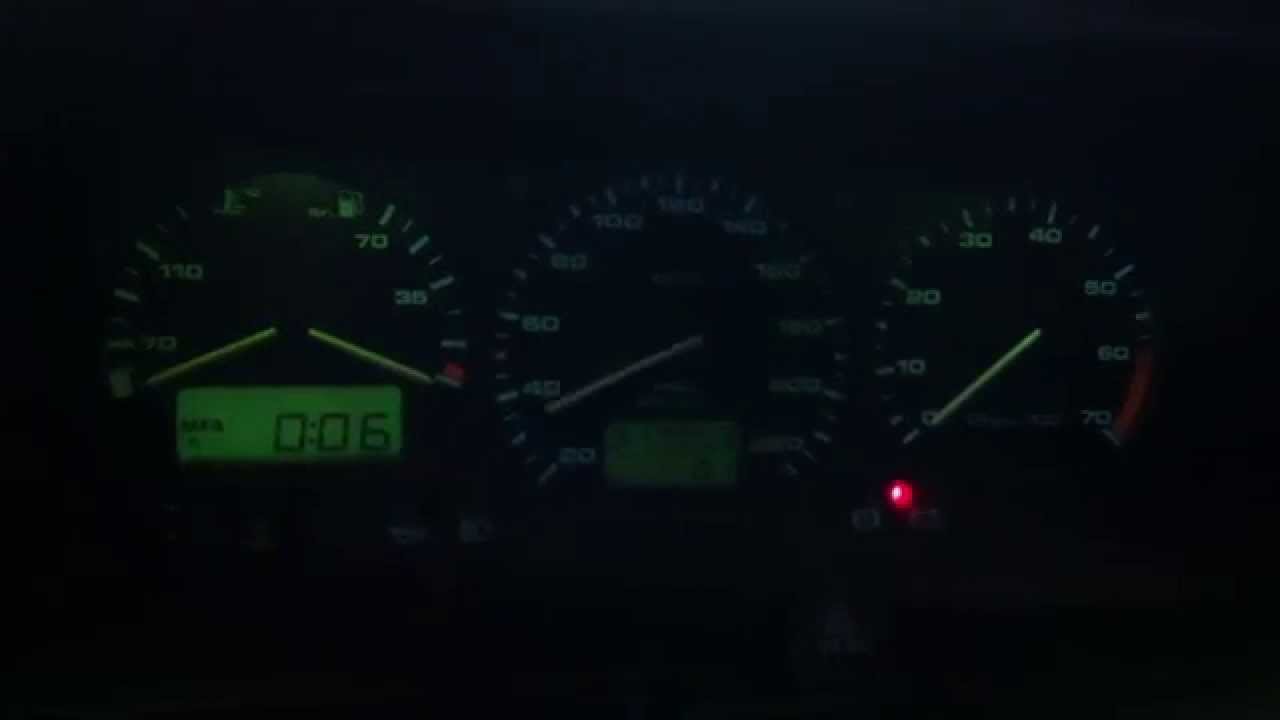 Нива стрелочный тахометр. Тахометр бензина акцент. Hyundai accent тахометр на 11000 оборотов. Стрелка тахометра прыгает. Тахометр ваз 2107.