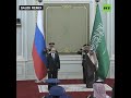 تعابير وجه بوتين بعد سماعه العزف السعودي السيء للنشيد الروسي