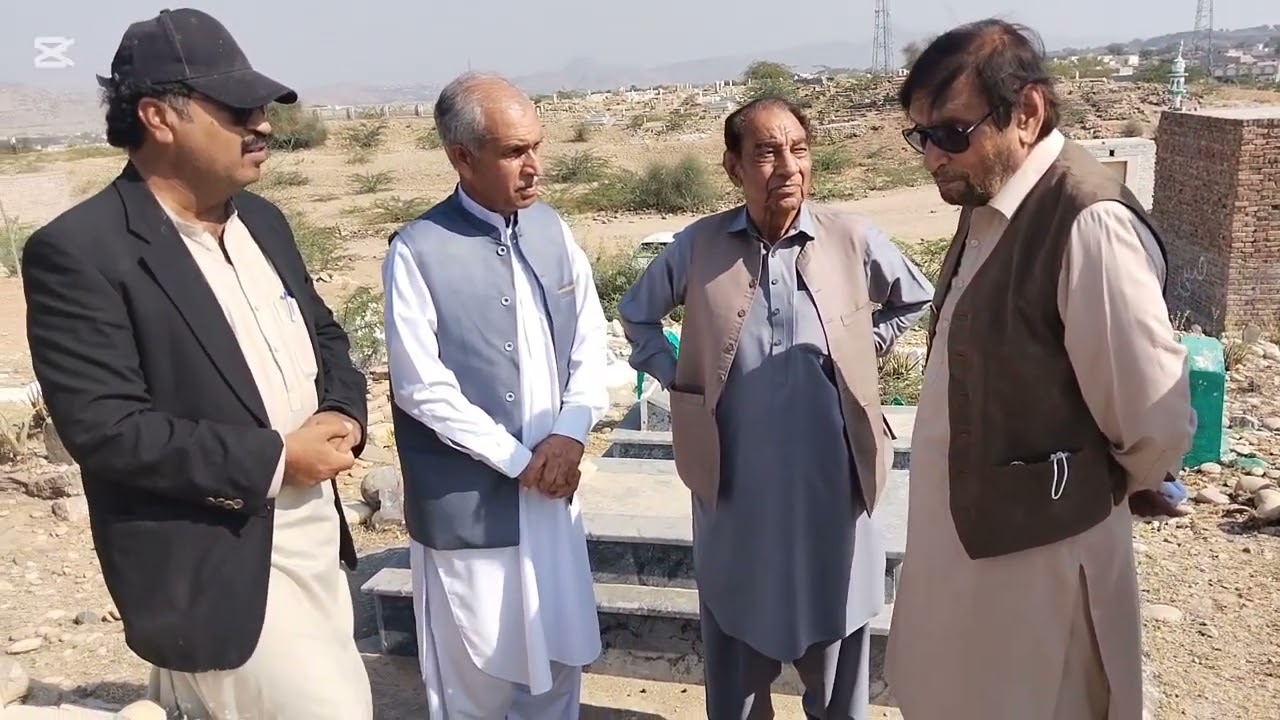 ناول نگار فلمساز رحیم گل مرحوم مزار شکردرہ میں فلم سٹار آصف خان کی حاضری