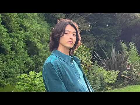 山﨑賢人｜カレンダー2023【メイキング映像】 第2弾！！ - YouTube