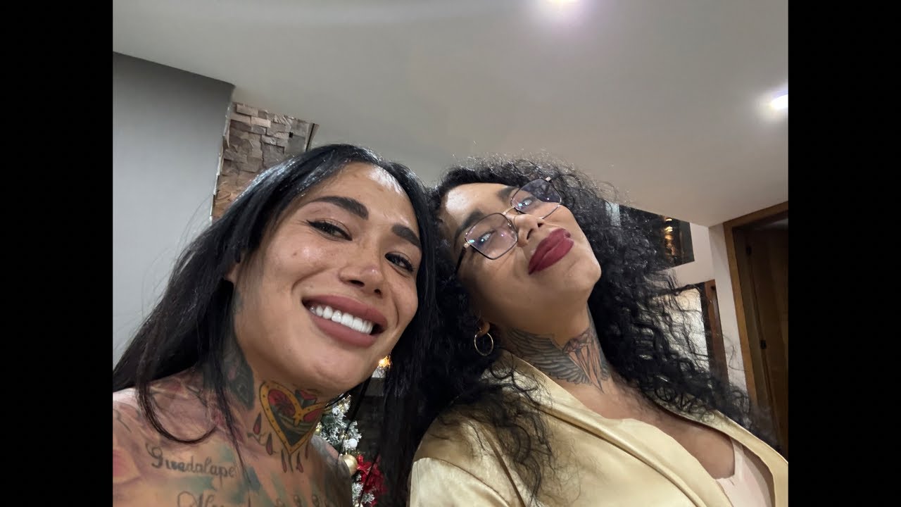 Kary Torres Oficial está en vivo karipao visitando