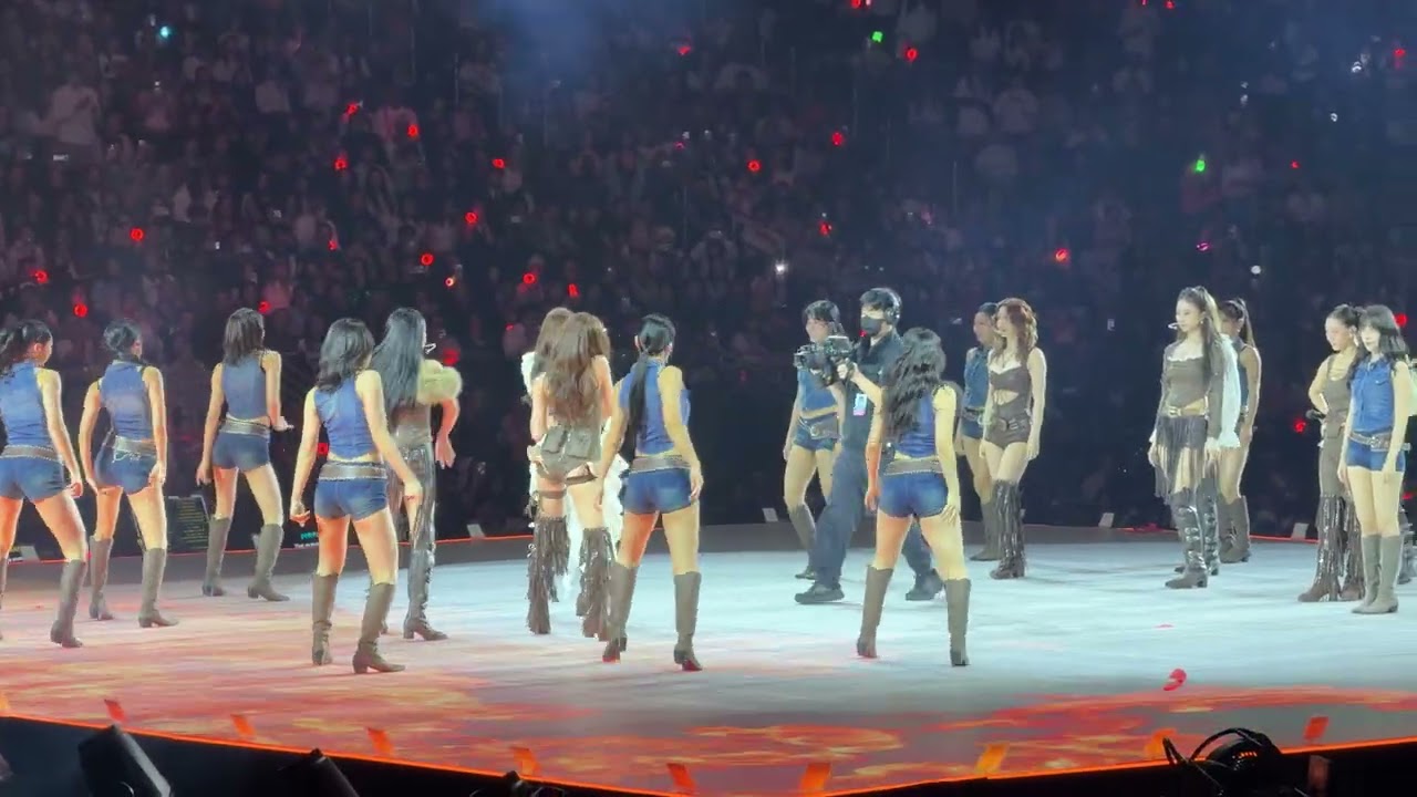 TWICE - Right Hand Girl  [This is for] World Tour in Seattle 2026 #twice #seattle #2026 #once #live 