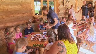 Zasā Ar Radošām Darbnīcām Un Lekcijām Veicina Vietējo Iedzīvotāju Aktivitāti