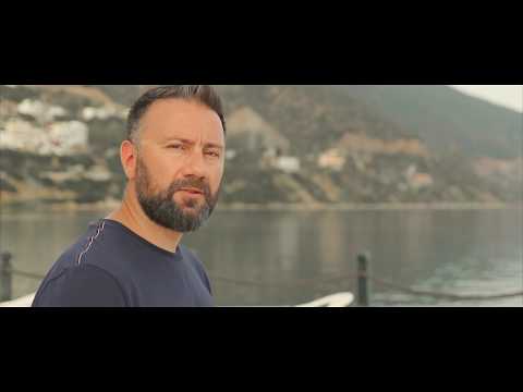 Ηλίας Τσαρούχας -