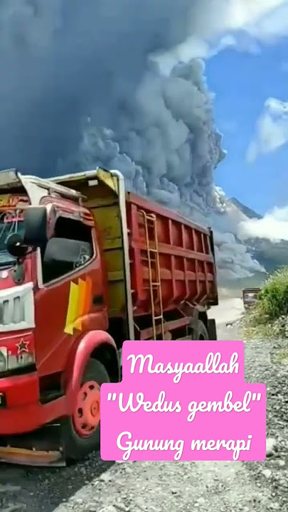 Gunung merapi berduka luncuran wedus gembel