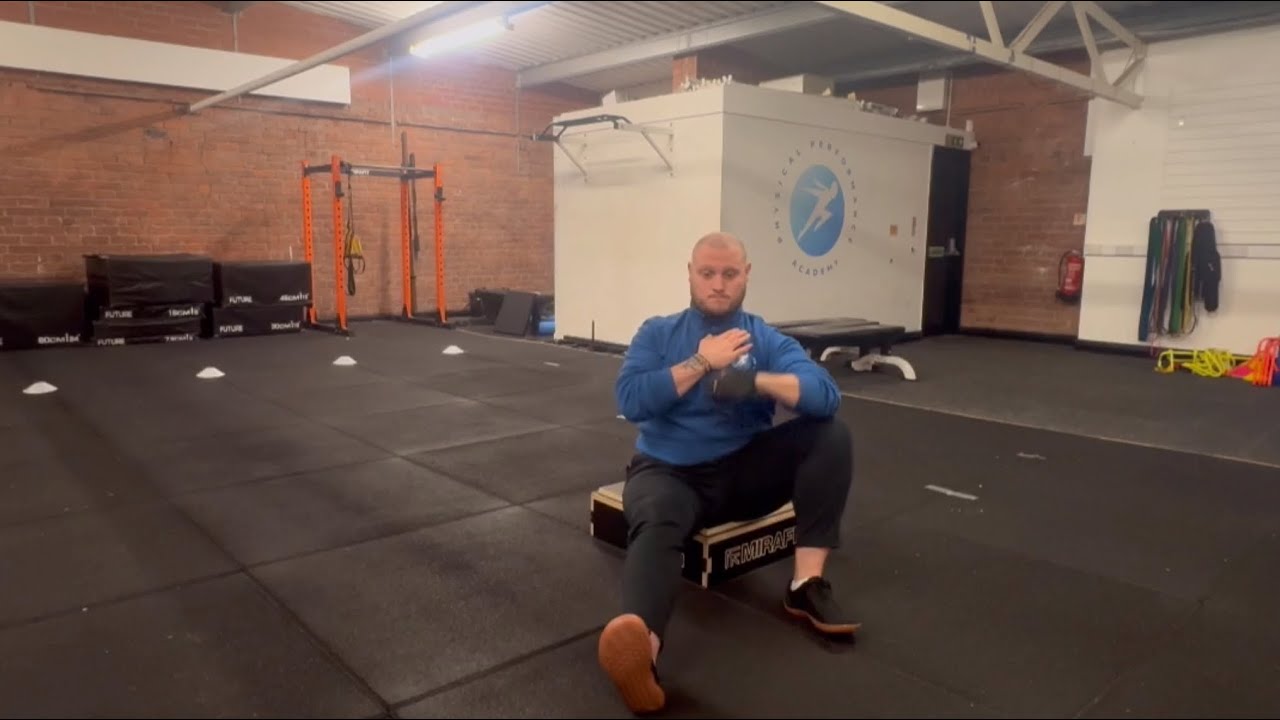 Seated dumbbell shoulder external rotation - YouTube