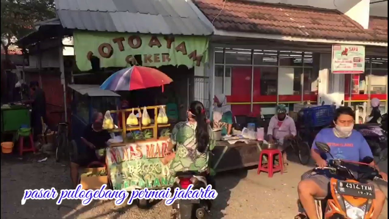 Suasana di Pasar Pulogebang Permai Jakarta Timur 1 Juli 